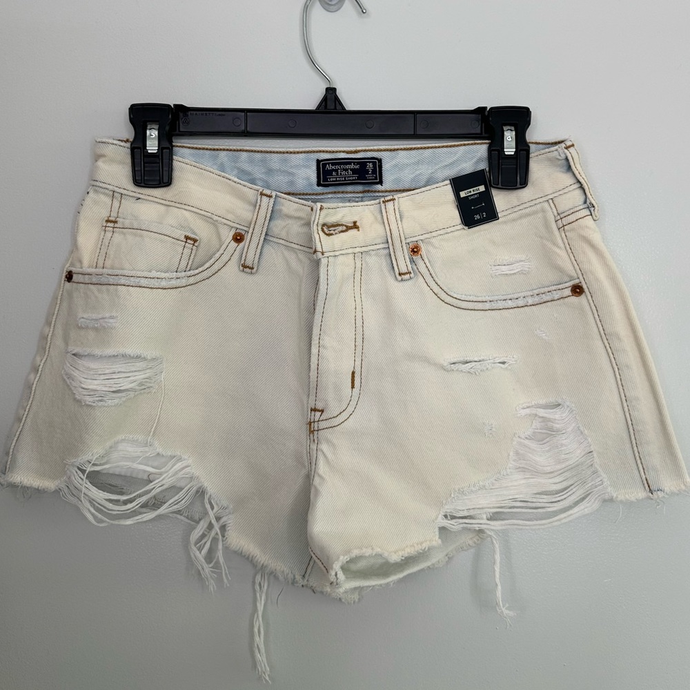 Abercrombie & Fitch distressed white low rise shorts size 26